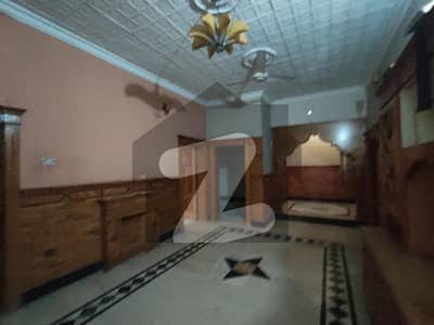 حیات آباد فیز 4 حیات آباد,پشاور میں 4 کمروں کا 10 مرلہ بالائی پورشن 80.0 ہزار میں برائے فروخت۔