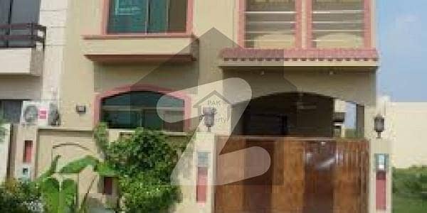 ایف ۔ 11 اسلام آباد میں 5 کمروں کا 10 مرلہ مکان 9.0 کروڑ میں برائے فروخت۔