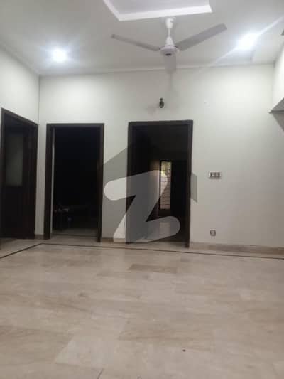 ای ۔ 11/2 ای ۔ 11,اسلام آباد میں 5 کمروں کا 12 مرلہ مکان 3.0 لاکھ میں کرایہ پر دستیاب ہے۔