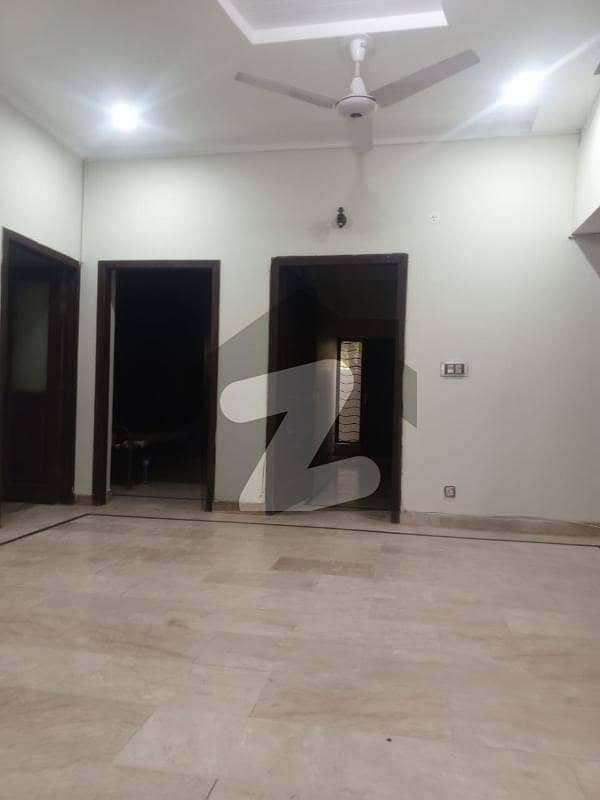 ای ۔ 11/2 ای ۔ 11,اسلام آباد میں 5 کمروں کا 12 مرلہ مکان 3.0 لاکھ میں کرایہ پر دستیاب ہے۔