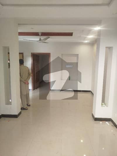 ڈی ۔ 12 اسلام آباد میں 2 کمروں کا 5 مرلہ زیریں پورشن 77.0 ہزار میں کرایہ پر دستیاب ہے۔