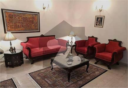 ایف ۔ 8 اسلام آباد میں 6 کمروں کا 1 کنال مکان 35.0 کروڑ میں برائے فروخت۔