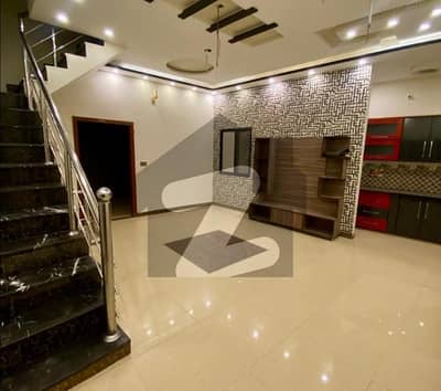 1 Kanal Upper Portion Available For Rent