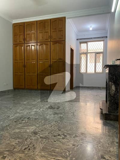 4-BED,4-BATH