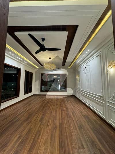 BRAND NEW 1000 YARDS ARCHITECTURE DESIGN 6 BEDROOMS BUNGALOW