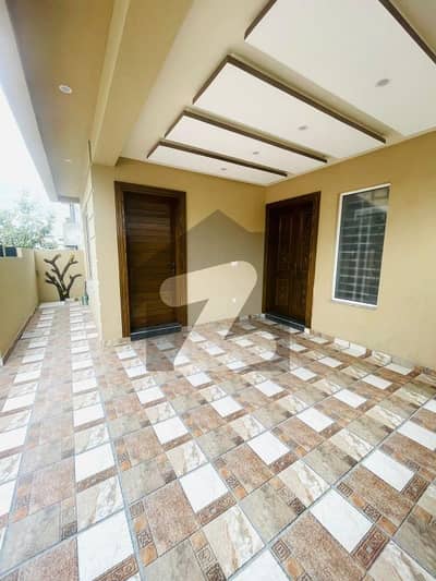 جناح گارڈنز ایف ای سی ایچ ایس,اسلام آباد میں 5 کمروں کا 8 مرلہ مکان 3.25 کروڑ میں برائے فروخت۔ جناح گارڈنز ایف ای سی ایچ ایس,اسلام آباد میں 5 کمروں کا 8 مرلہ مکان 3.25 کروڑ میں برائے فروخت۔