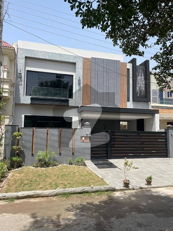 Wapda Town Ph2 Block-P 10 Marla Brand New Owner-Built Lavish House with Basement For Sale Wapda Town Ph2 Block-P 10 Marla Brand New Owner-Built Lavish House with Basement For Sale