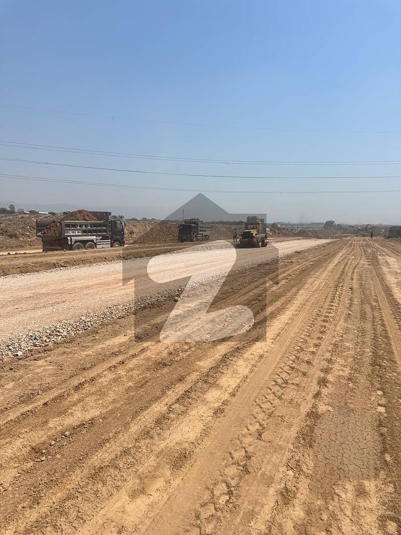 30x60 plot near to university road I-12/4 level plot