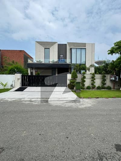 1 KANAL GRACEFUL & LUMINOUS BUNGALOW FOR SALE IN DHA PHASE 6