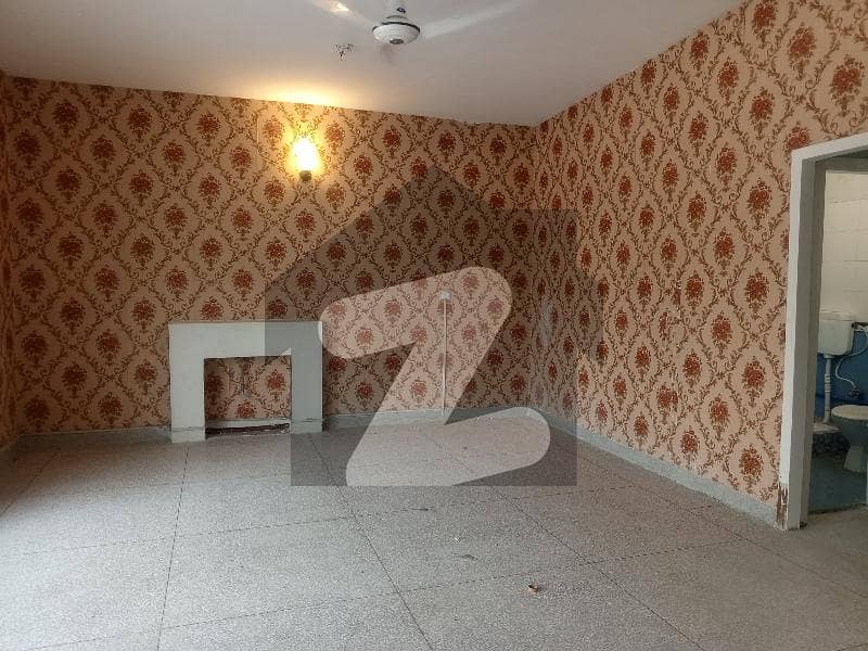 ایف ۔ 7 اسلام آباد میں 3 کمروں کا 1 کنال مکان 4.0 لاکھ میں کرایہ پر دستیاب ہے۔ ایف ۔ 7 اسلام آباد میں 3 کمروں کا 1 کنال مکان 4.0 لاکھ میں کرایہ پر دستیاب ہے۔