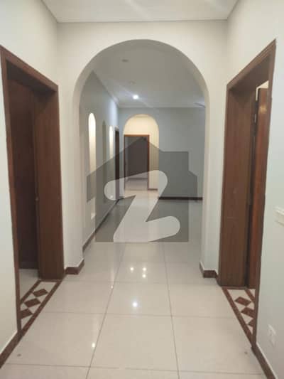 3 Bedroom Luxury Portion Available For Rent