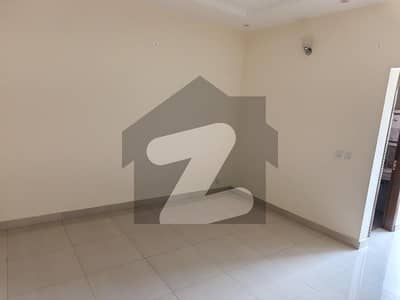 One Bed Front Apartment Available For Rent