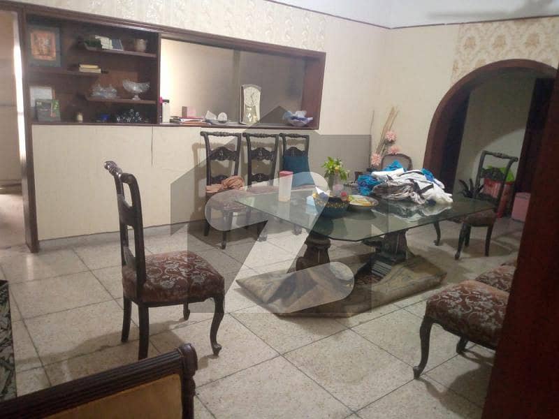 ڈی ایچ اے فیز 4 ڈیفنس (ڈی ایچ اے),لاہور میں 5 کمروں کا 1 کنال مکان 5.7 کروڑ میں برائے فروخت۔ ڈی ایچ اے فیز 4 ڈیفنس (ڈی ایچ اے),لاہور میں 5 کمروں کا 1 کنال مکان 5.7 کروڑ میں برائے فروخت۔