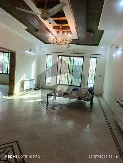 UPPER P0RTION FOR RENT IN G-11 ISALLABAD