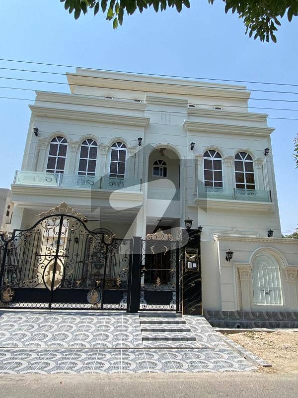 Beautiful & Neat House Beautiful & Neat House