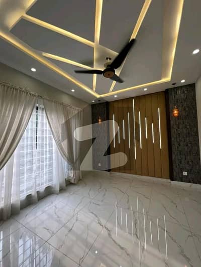 BEAUTIFUL UPPER PORTION FOR RENT WITH GAS