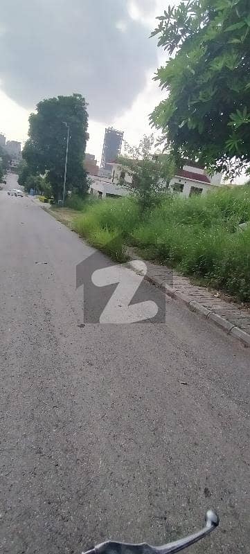 ڈی ایچ اے فیز 2 - سیکٹر ایف ڈی ایچ اے ڈیفینس فیز 2,ڈی ایچ اے ڈیفینس,اسلام آباد میں 1 کنال رہائشی پلاٹ 6.0 کروڑ میں برائے فروخت۔