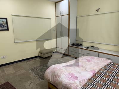 10 marla house available for rent only for one month