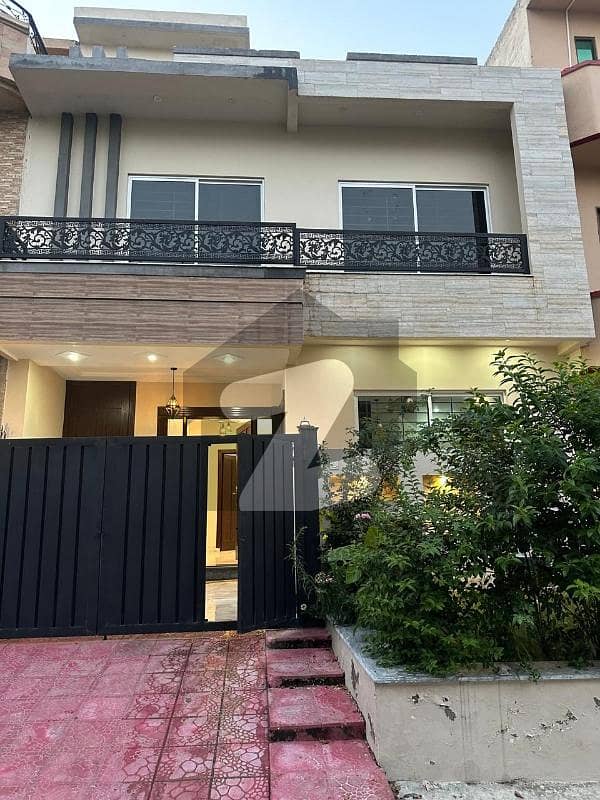 جی ۔ 13/4 جی ۔ 13,اسلام آباد میں 5 کمروں کا 4 مرلہ مکان 1.35 لاکھ میں کرایہ پر دستیاب ہے۔ جی ۔ 13/4 جی ۔ 13,اسلام آباد میں 5 کمروں کا 4 مرلہ مکان 1.35 لاکھ میں کرایہ پر دستیاب ہے۔