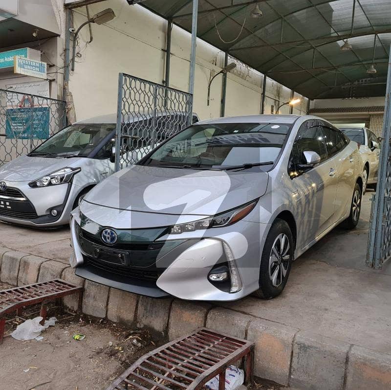 LUXURY CAR SHOWROOM FOR RENT