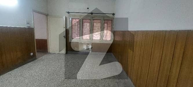 آئی ۔ 9 اسلام آباد میں 2 کمروں کا 8 مرلہ بالائی پورشن 68.0 ہزار میں کرایہ پر دستیاب ہے۔