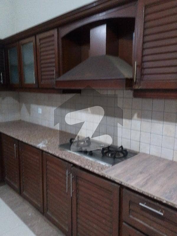 ڈی ایچ اے فیز 7 ڈی ایچ اے ڈیفینس,کراچی میں 3 کمروں کا 1 کنال بالائی پورشن 1.85 لاکھ میں کرایہ پر دستیاب ہے۔