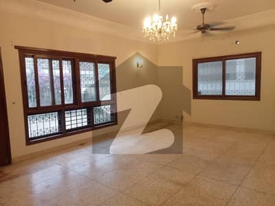 ڈی ایچ اے فیز 5 ڈی ایچ اے ڈیفینس,کراچی میں 4 کمروں کا 1 کنال مکان 3.0 لاکھ میں کرایہ پر دستیاب ہے۔