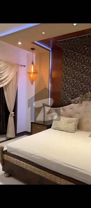 ڈی ایچ اے فیز 8 - زون اے ڈی ایچ اے فیز 8,ڈی ایچ اے ڈیفینس,کراچی میں 6 کمروں کا 1 کنال مکان 18.75 کروڑ میں برائے فروخت۔