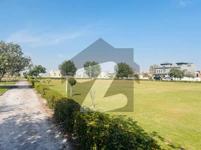 Premium 1 Kanal Pair Plot Available For Sale