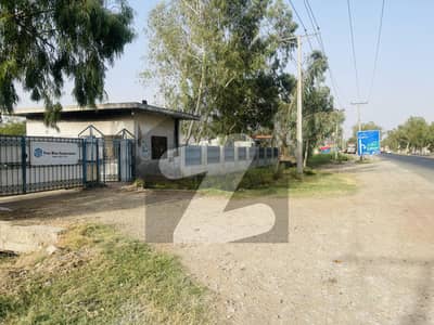سیالکوٹ موٹروے سٹی وزیر آباد روڈ,سیالکوٹ میں 4 کنال گودام 5.65 لاکھ میں کرایہ پر دستیاب ہے۔