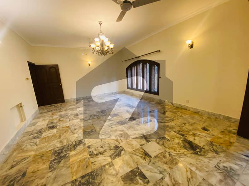 ایف ۔ 7 اسلام آباد میں 5 کمروں کا 1 کنال مکان 30.0 کروڑ میں برائے فروخت۔