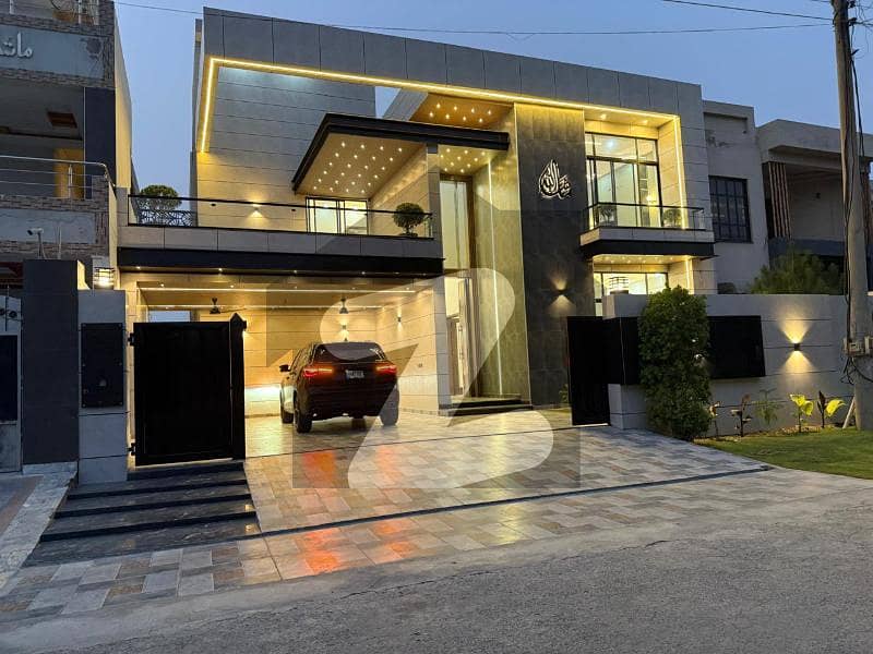 1 Kanal Ultra Modern House Available For Sale 1 Kanal Ultra Modern House Available For Sale