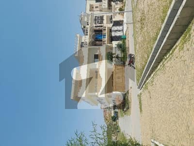 b17 E Block 30x60 Park face 2 metres of gase and elictricity water available for rent