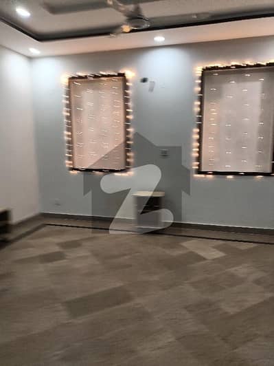 1 Kanal Beautiful House Available For Rent Near All Facilities