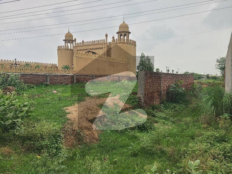 1 Kanal Comm At Suwa Asel Road With Heaven Farms Society Gate.