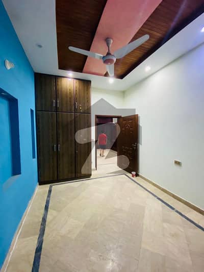 Vip beautiful 5 marla full house is available for rent in sabzazar lhr