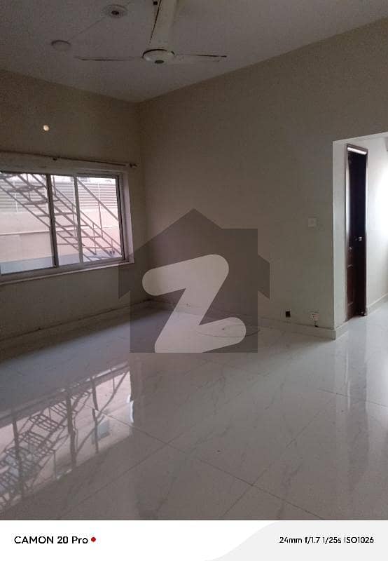 F-10 Double Storey House Big Lawn For Rent
