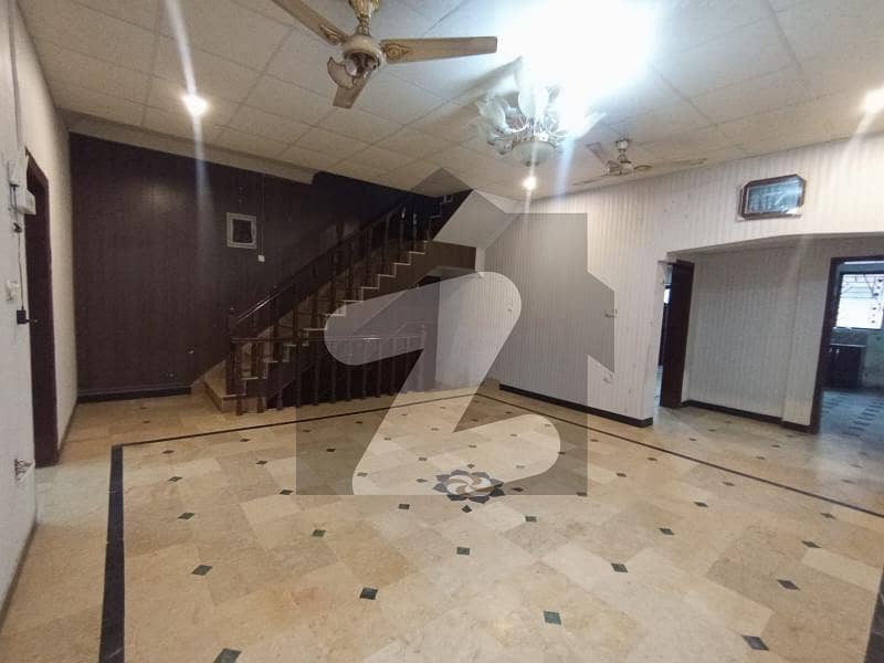 Spacious Upper Portion Is Available In I-8 For rent Spacious Upper Portion Is Available In I-8 For rent