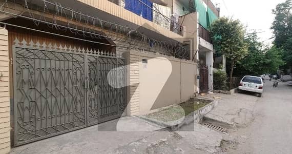 آئی ۔ 10 اسلام آباد میں 4 کمروں کا 4 مرلہ مکان 2.35 کروڑ میں برائے فروخت۔