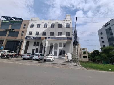 بینکرز ٹاؤن لاہور میں 5 کمروں کا 12 مرلہ عمارت 8.0 کروڑ میں برائے فروخت۔
