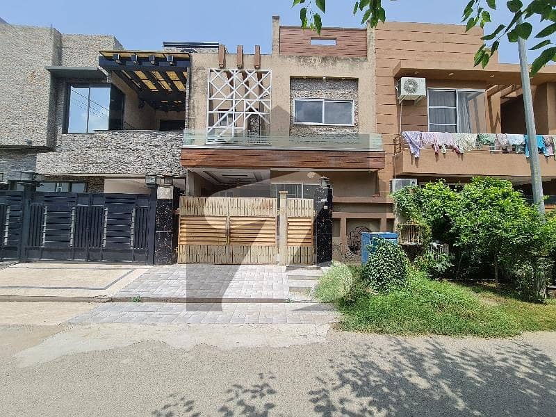 5 Marla Double Unit Used Owner Build Well Maintained House Available For Sale 5 Marla Double Unit Used Owner Build Well Maintained House Available For Sale
