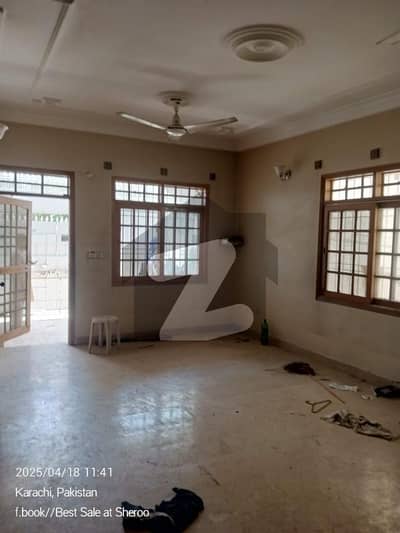 200 yds Luxrious Lower Portion Boundary Wall Society Rent