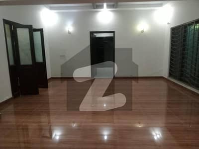 01 Kanal Single Story Very Beautiful House Available For Rent