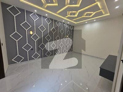 LUXURY HOME SERIES 7 Marla Park Facing Brand New Luxurious House For Sale.