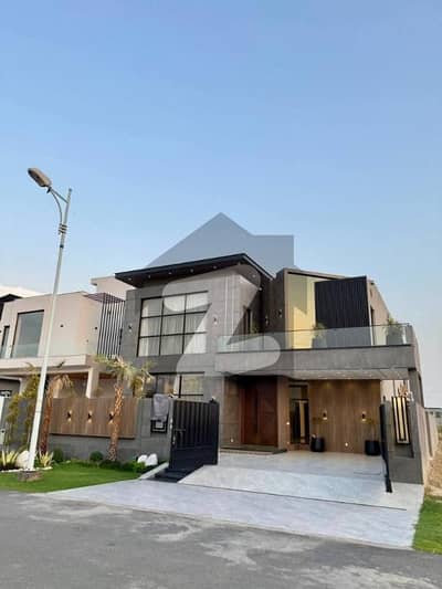 لیک سٹی رائیونڈ روڈ,لاہور میں 5 کمروں کا 1 کنال مکان 7.8 کروڑ میں برائے فروخت۔