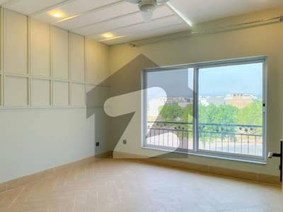 kda Officers Society National Stadium Upper Portion 3 Bed DD Kitchen Near National Studiam Just Like NEW Portion