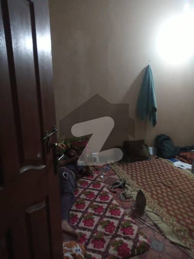 گارڈن ٹاؤن - گارڈن بلاک گارڈن ٹاؤن,لاہور میں 4 کمروں کا 1 مرلہ کمرہ 13.0 ہزار میں کرایہ پر دستیاب ہے۔