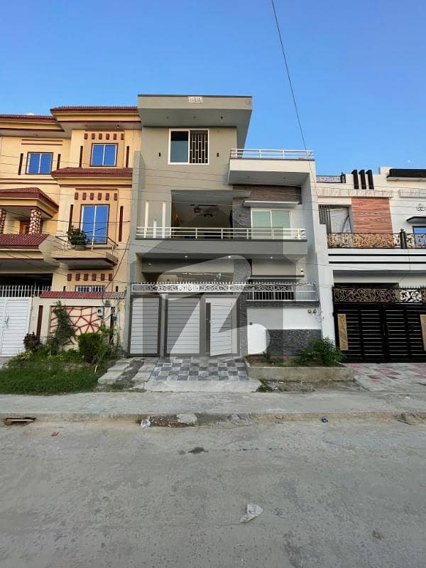 Prime Location! 5 Marla House for Sale