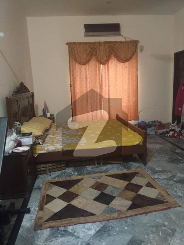 Semi Furnished Room Available For Rent Job Holders Or Students Near Eithad Town Or Ucp University Or Shaukat Khanum Hospital Or Abdul Sattar Eidi Road M2