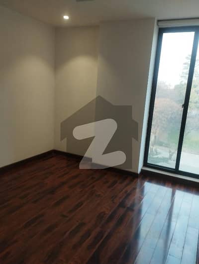 گلبرگ لاہور میں 4 کمروں کا 1 کنال مکان 58.0 کروڑ میں برائے فروخت۔